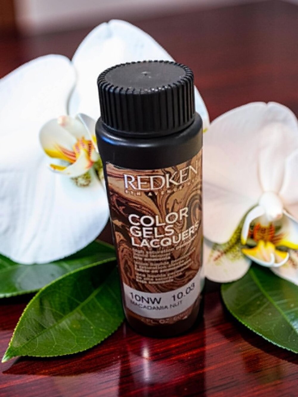Redken Color Gels Lacquers 10NW Macadamia Nut 2 oz